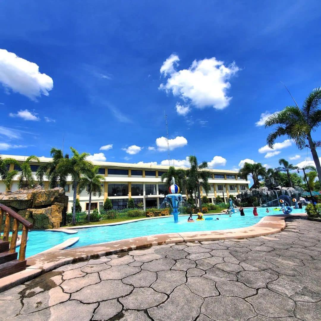 Klir Waterpark Resort And Hotels Guiguinto 外观 照片